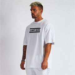 Men's bodybuilding sports T-shirt with five-point sleeve style and round neck, featuring a fitted bottoming design.