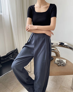 Women’s knitted short navel top with square neckline, slim fit, short sleeves, in stylish blogger fashion, by My Store.